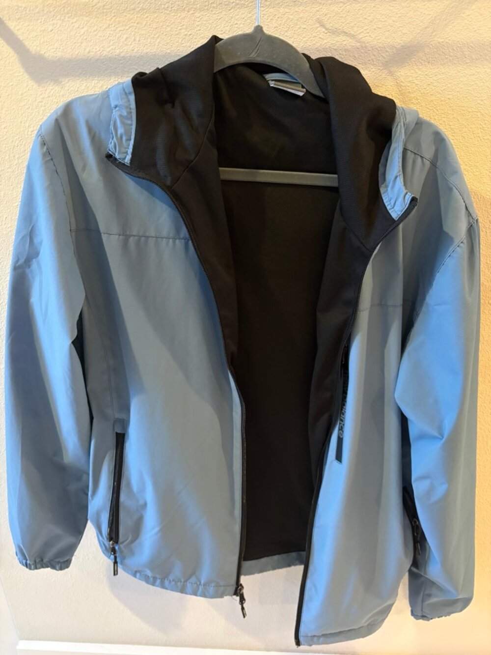New Balance Men’s Light Blue Hooded Jacket – Size Small